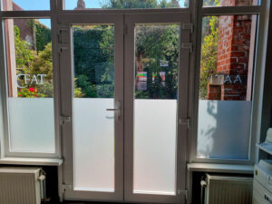 011_lettrage_sables_vitrine_enseigne_grafdesign_tournai_mouscron