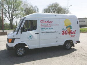 011_lettrage_vehicule_vitrine_enseigne_grafdesign_tournai