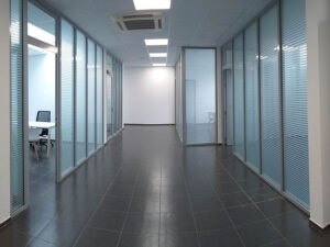 031_lettrage_sables_vitrine_enseigne_grafdesign_tournai_mouscron