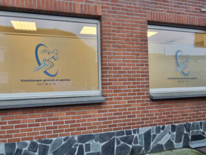 049_lettrage_sables_vitrine_enseigne_grafdesign_tournai_mouscron