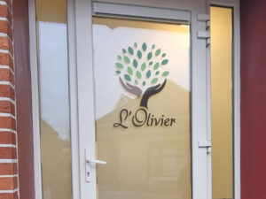 050_lettrage_sables_vitrine_enseigne_grafdesign_tournai_mouscron