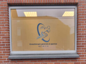 052_lettrage_sables_vitrine_enseigne_grafdesign_tournai_mouscron